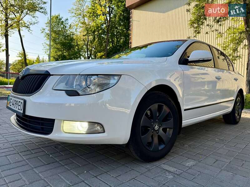Лифтбек Skoda Superb 2013 в Днепре