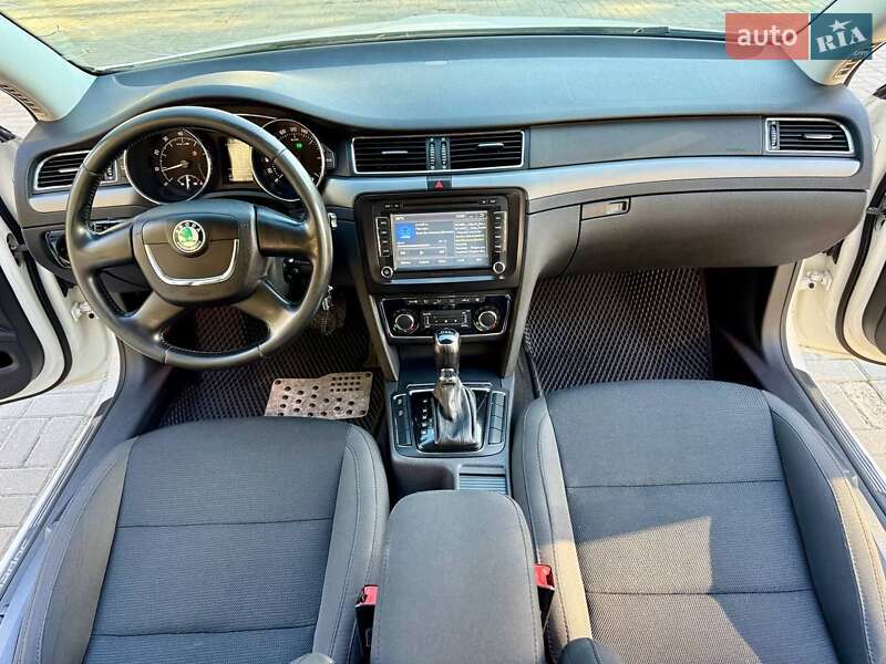 Лифтбек Skoda Superb 2013 в Днепре