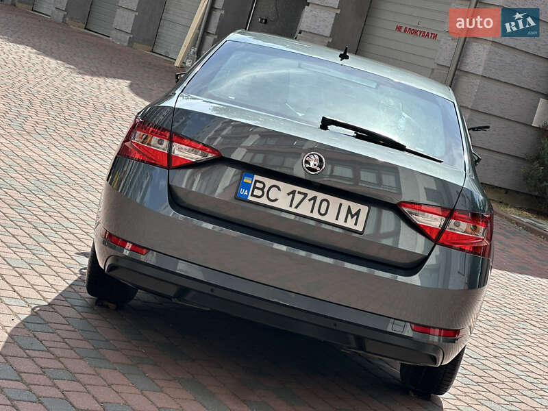 Ліфтбек Skoda Superb 2015 в Івано-Франківську
