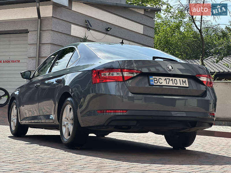 Ліфтбек Skoda Superb 2015 в Івано-Франківську