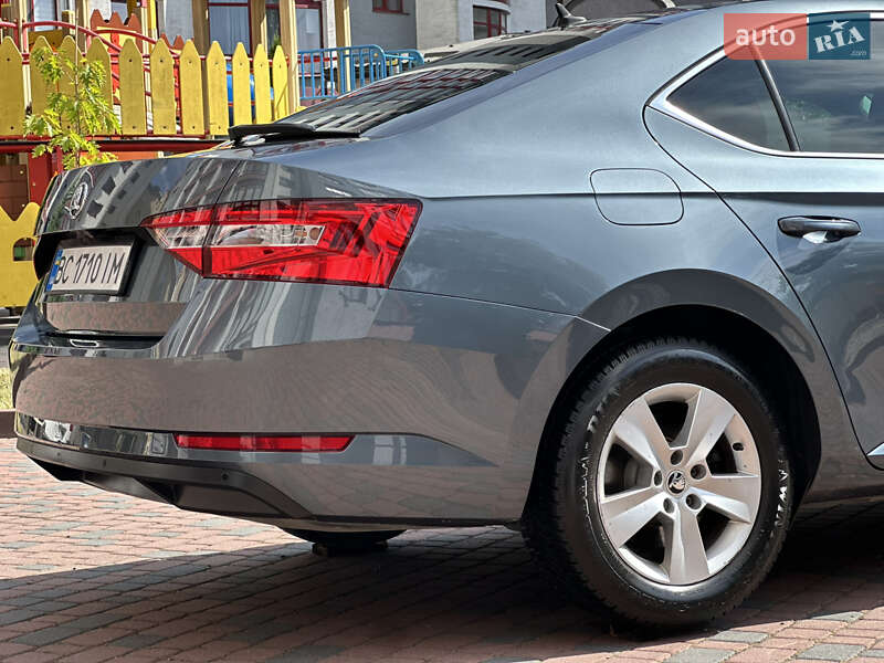 Ліфтбек Skoda Superb 2015 в Івано-Франківську