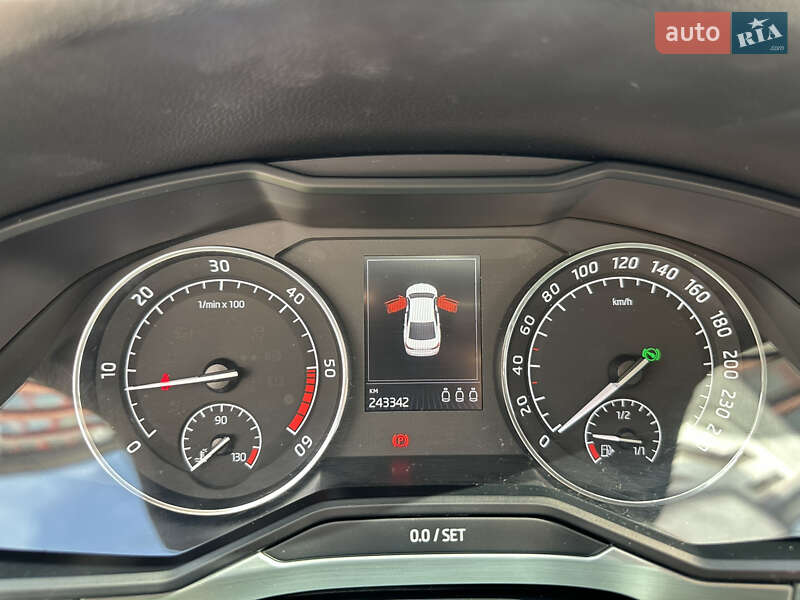 Ліфтбек Skoda Superb 2015 в Івано-Франківську