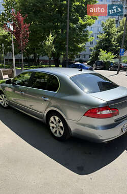 Лифтбек Skoda Superb 2012 в 