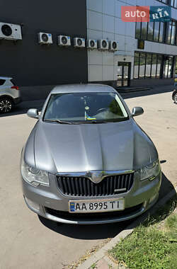 Лифтбек Skoda Superb 2012 в 
