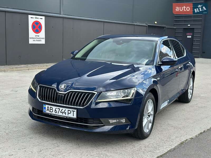 Лифтбек Skoda Superb 2016 в Киеве
