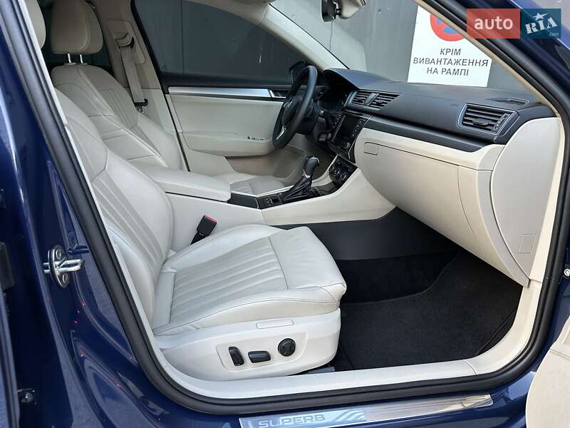 Лифтбек Skoda Superb 2016 в Киеве