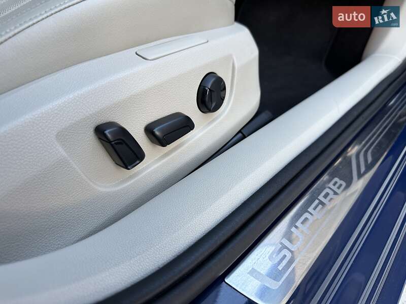 Лифтбек Skoda Superb 2016 в Киеве