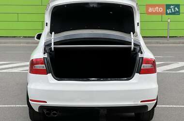 Лифтбек Skoda Superb 2013 в 
