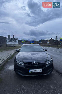 Лифтбек Skoda Superb 2020 в Ужгороде