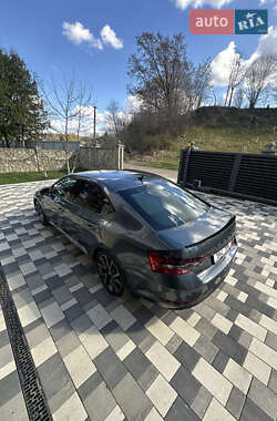 Лифтбек Skoda Superb 2020 в 