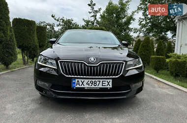 Лифтбек Skoda Superb 2017 в 