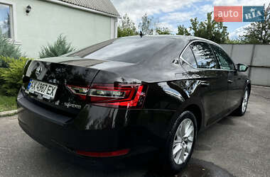 Лифтбек Skoda Superb 2017 в 