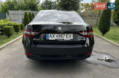 Лифтбек Skoda Superb 2017 в 