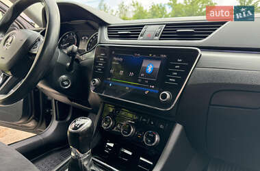 Лифтбек Skoda Superb 2017 в 