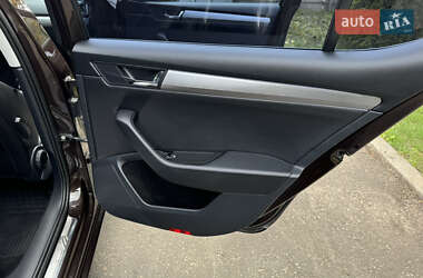 Лифтбек Skoda Superb 2017 в 