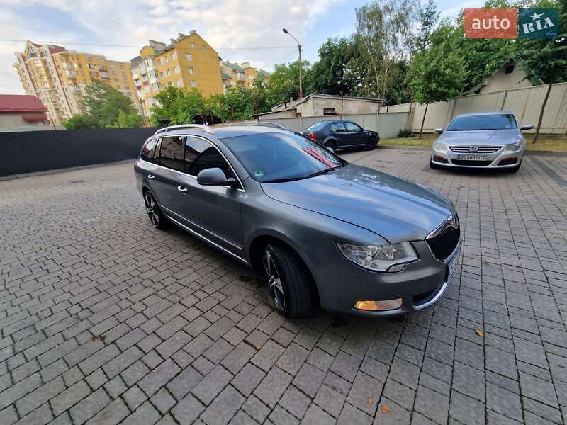 Универсал Skoda Superb 2010 в Ивано-Франковске