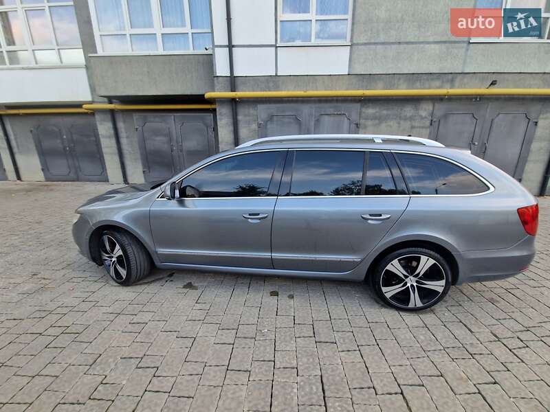 Универсал Skoda Superb 2010 в Ивано-Франковске