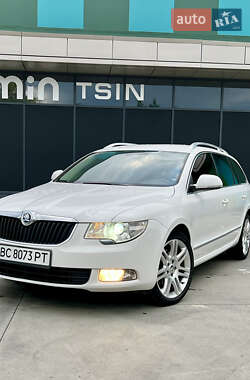 Універсал Skoda Superb 2010 в Дрогобичі
