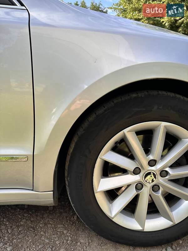 Универсал Skoda Superb 2013 в Черновцах