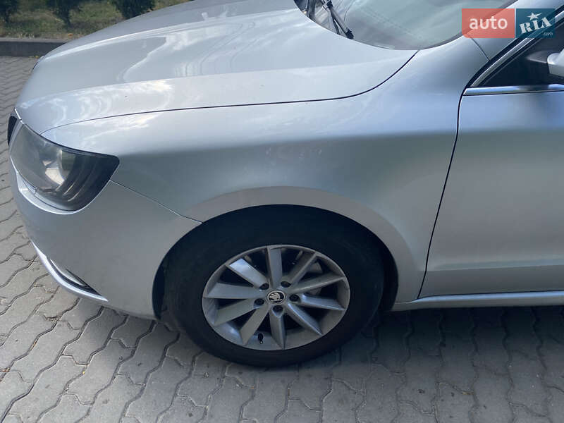 Универсал Skoda Superb 2014 в Львове фото 10 Универсал Skoda Superb 2014 в Львове