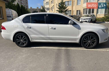 Лифтбек Skoda Superb 2010 в 