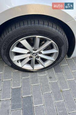 Универсал Skoda Superb 2015 в 
