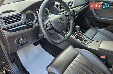 Лифтбек Skoda Superb 2016 в 