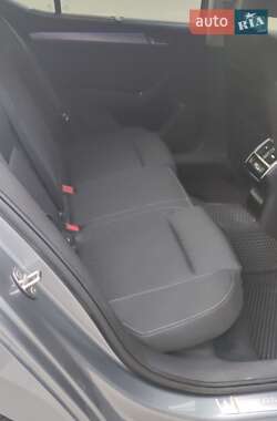 Лифтбек Skoda Superb 2015 в 