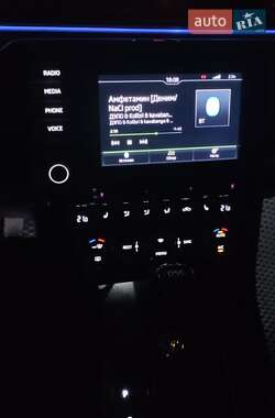 Лифтбек Skoda Superb 2015 в 