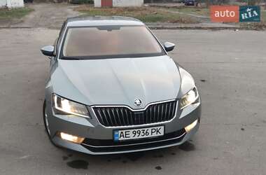 Лифтбек Skoda Superb 2015 в 
