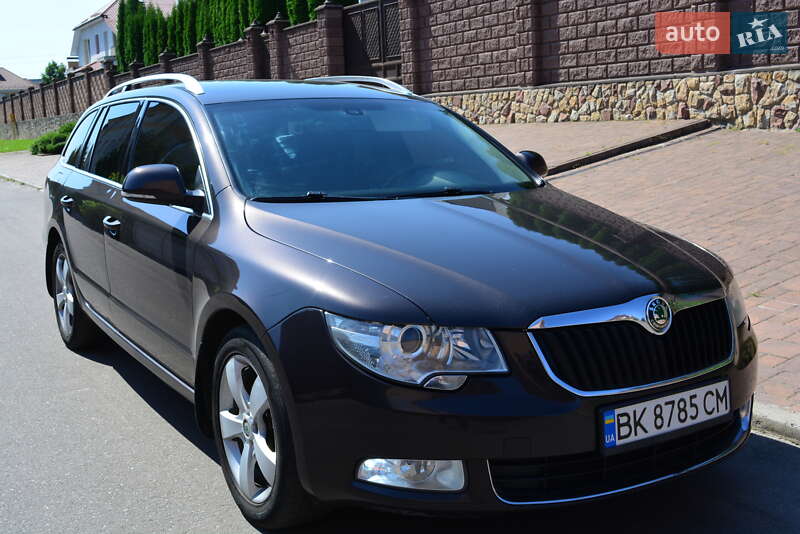 Универсал Skoda Superb 2010 в Ровно