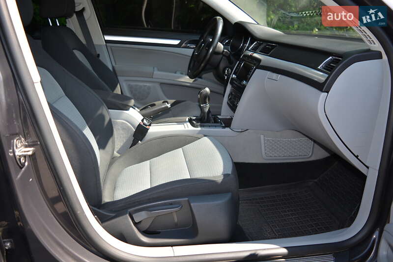 Универсал Skoda Superb 2010 в Ровно