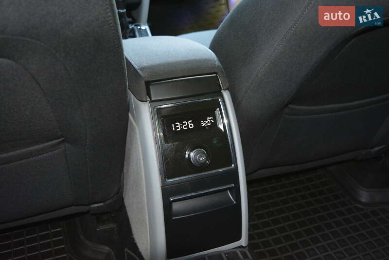 Универсал Skoda Superb 2010 в Ровно
