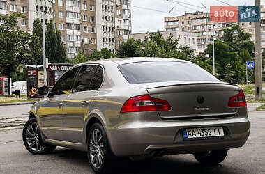 Лифтбек Skoda Superb 2012 в 