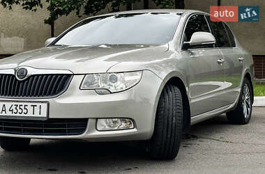 Лифтбек Skoda Superb 2012 в 