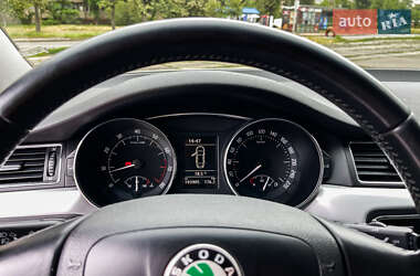 Лифтбек Skoda Superb 2012 в 
