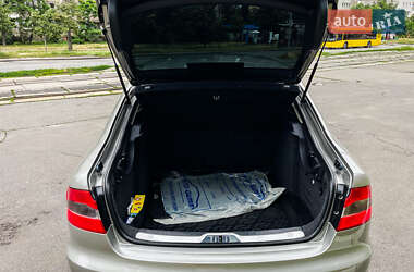 Лифтбек Skoda Superb 2012 в 