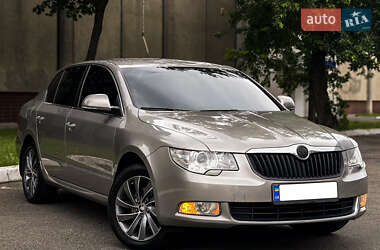 Лифтбек Skoda Superb 2012 в Киеве