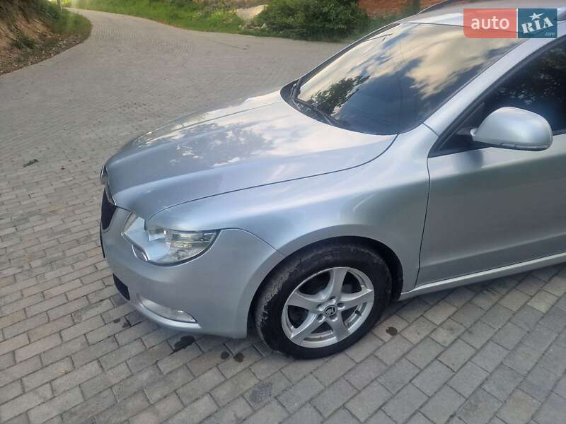 Универсал Skoda Superb 2011 в Кременце фото 29 Универсал Skoda Superb 2011 в Кременце
