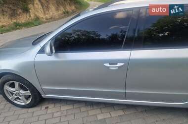 Універсал Skoda Superb 2011 в 