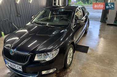 Лифтбек Skoda Superb 2011 в 