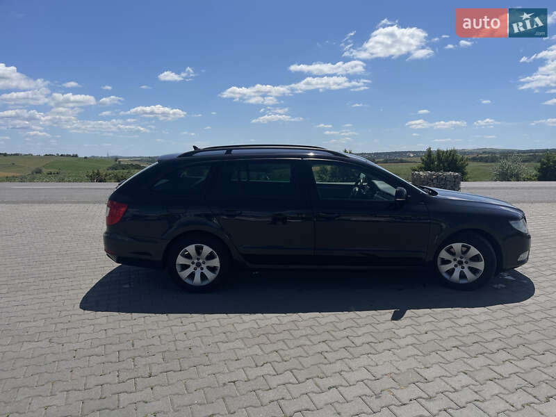 Універсал Skoda Superb 2012 в Чернівцях