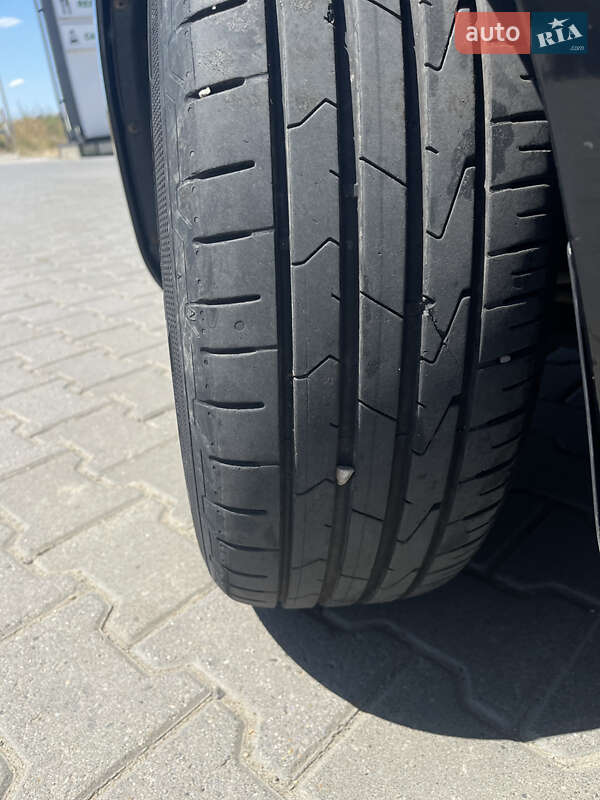 Універсал Skoda Superb 2012 в Чернівцях