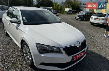 Лифтбек Skoda Superb 2017 в 