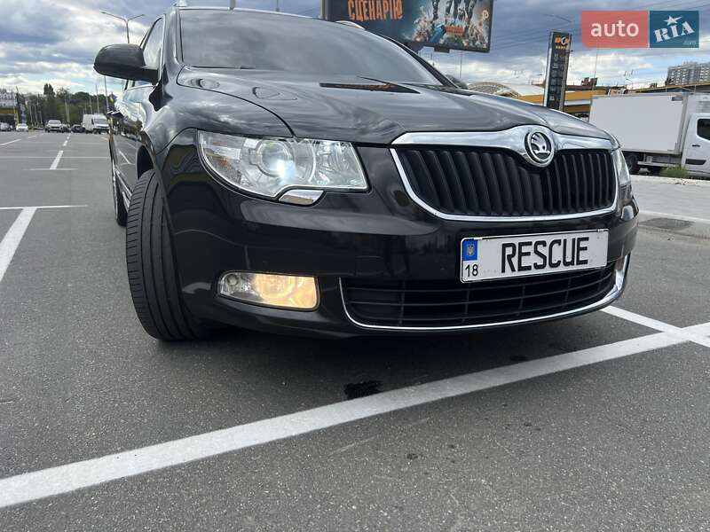 Универсал Skoda Superb 2011 в Киеве