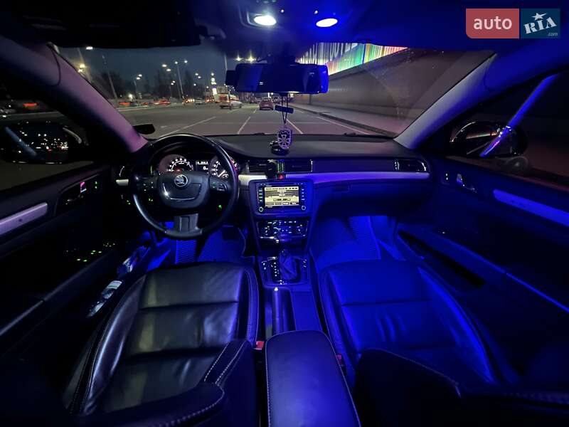 Универсал Skoda Superb 2011 в Киеве