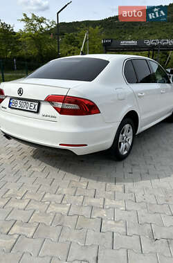 Лифтбек Skoda Superb 2014 в 