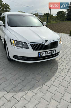 Лифтбек Skoda Superb 2014 в 