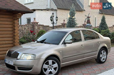 Лифтбек Skoda Superb 2004 в Вараше