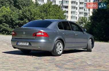 Лифтбек Skoda Superb 2012 в 